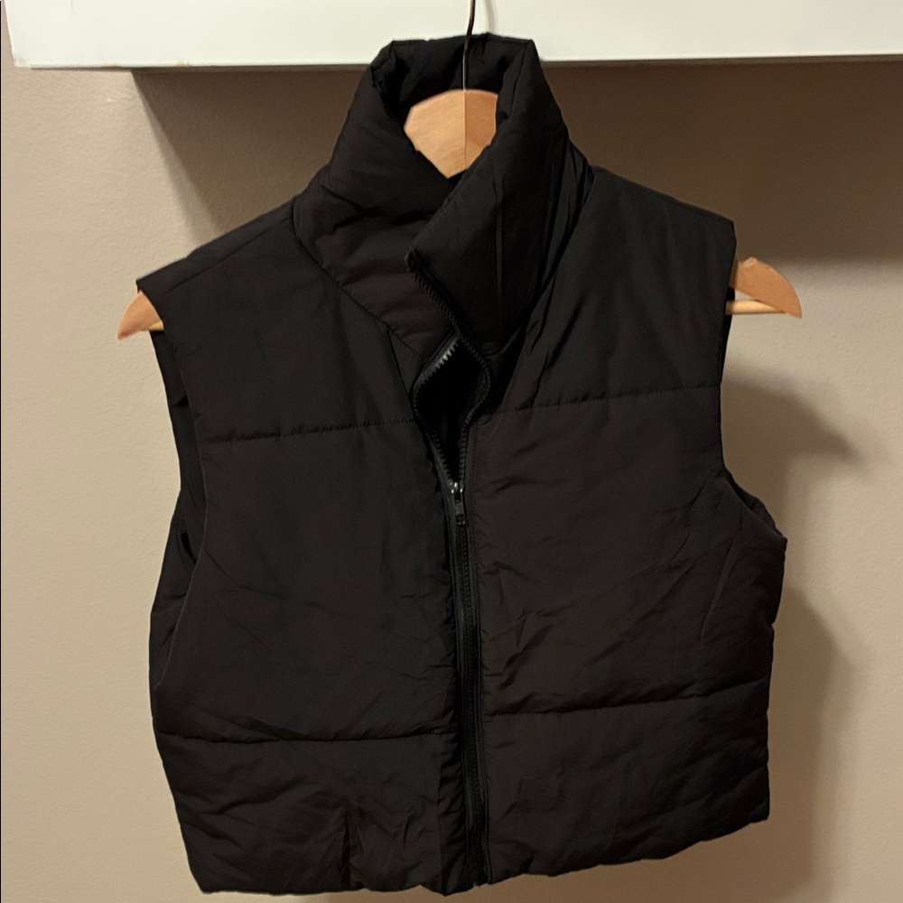 Women's Cropped Black Puffer Vest